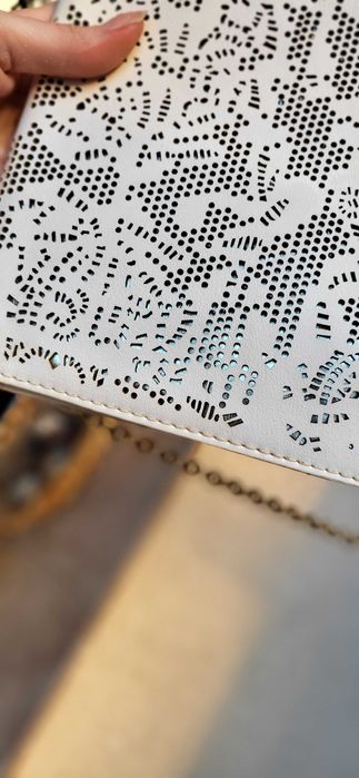 Poseta plic dantelat alb cu auriu