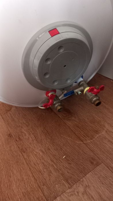 Бойлер.Электрический водонагреватель