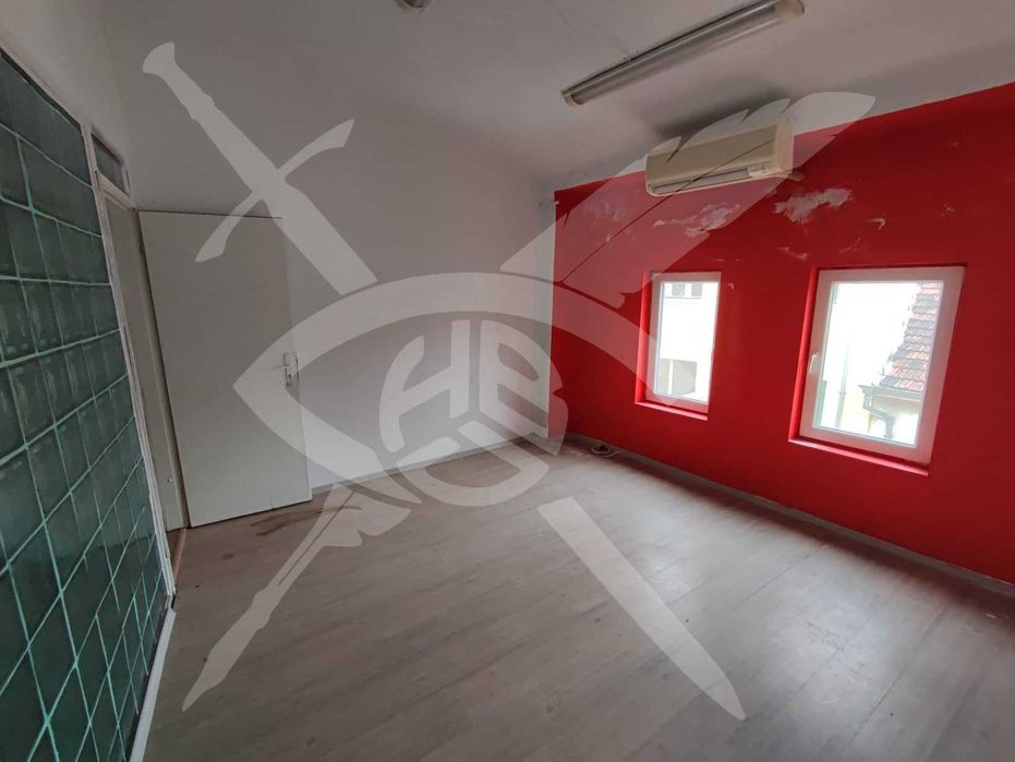 Продава се Къща в Пловдив, Център - 445 кв.м за 1236 €/кв.м - Снимка #2