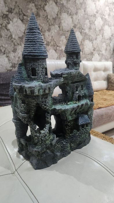 Замок - грот для аквариума