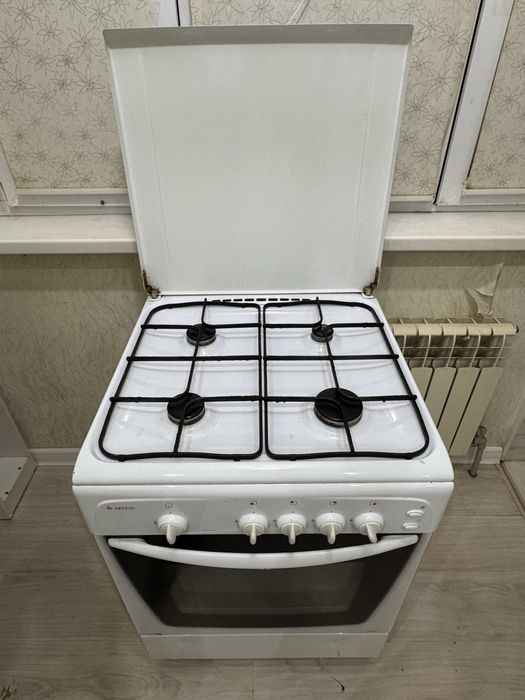 Продается газ плита Gefest