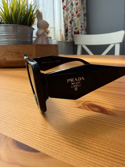 Prada слънчеви очила SPR 08Y, оригинални, с кутия и документ за покупка