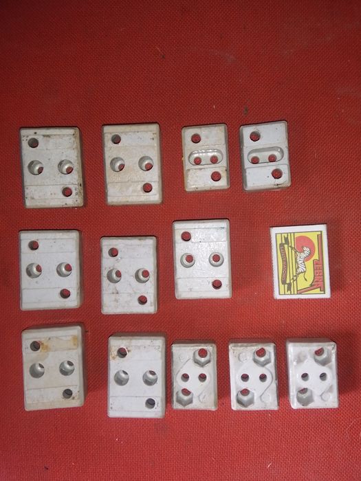 Старо радио, порцелан - блокче за радио антена / 3-бр за 1-лев /