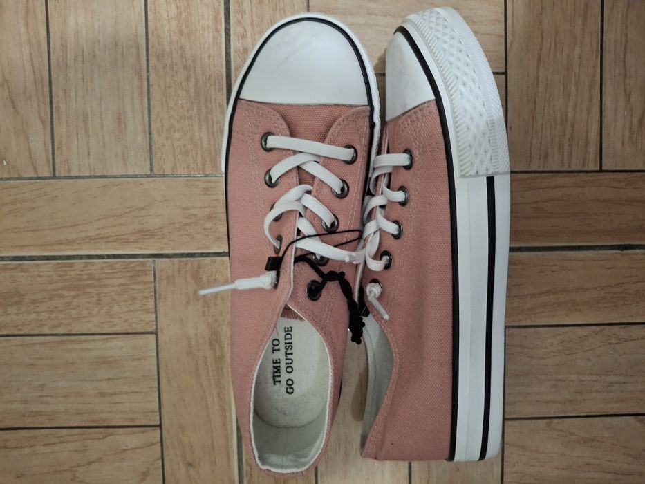 Продам кеды,новые