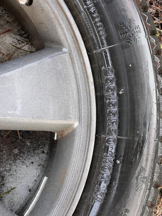 Продам диски с резиной. В отличном состоянии ездили один сезон. 255/55