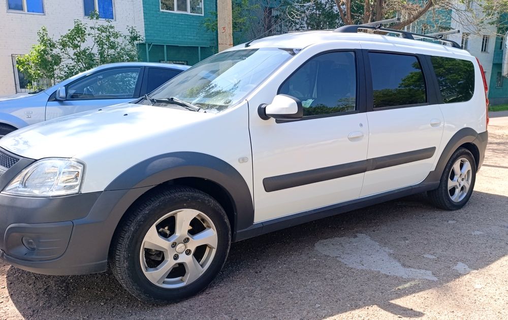 Lada  largus cross