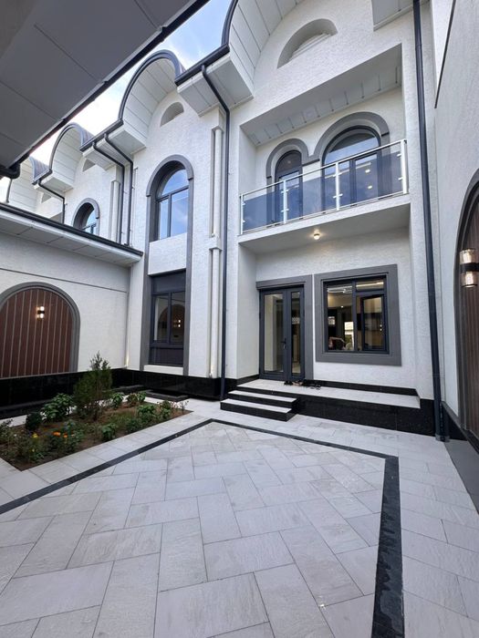 Sergili xonabotda 2 sotix 5 xona yevro remont uy -185.000$