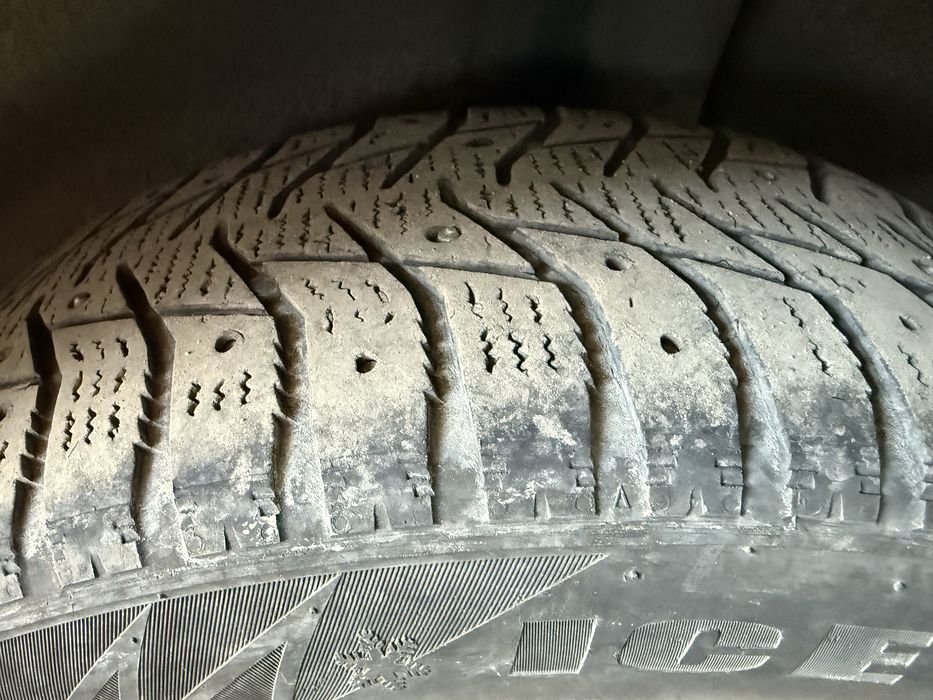 185/60 R15 — зимние шины Срочно!