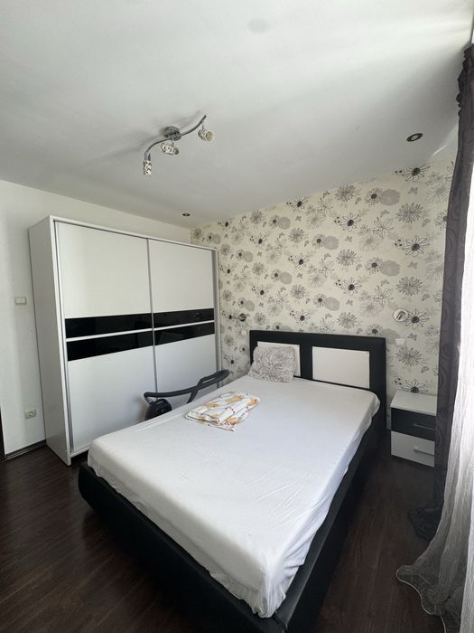 Inchiriez apartament