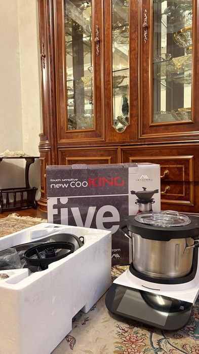 Продам кухонного робота Abantera cooKING 5 Touch Sensitive модель EG-6
