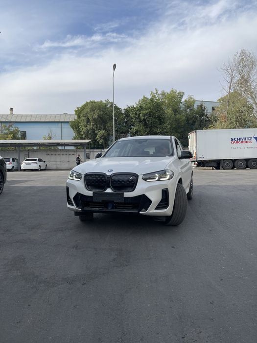 BMW I X 3 M Paket restayling. 53000$ v naliche