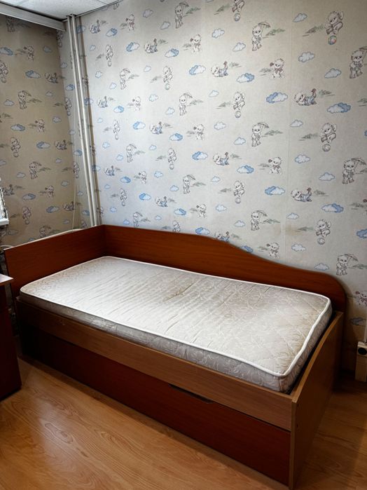 Мебели за стая/обзавеждане/легла