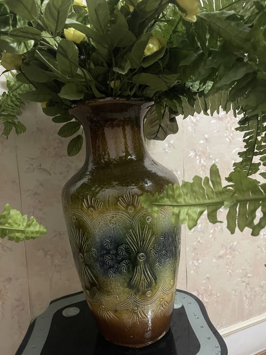 Продаю вазу состояние отличное высота 42 см