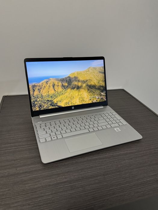 Hp laptop 15s SSD256gb opirativka 8 gb DDR4
