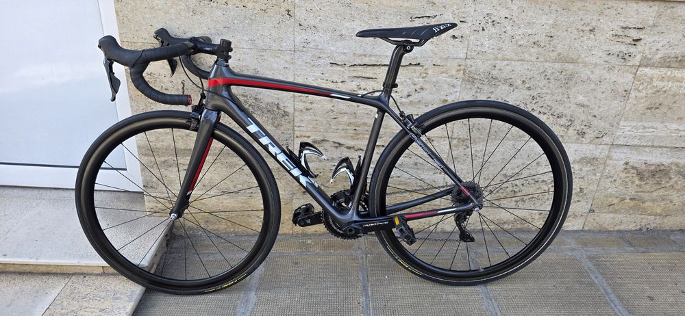 Продавам шосеен велосипед Trek Emonda SL