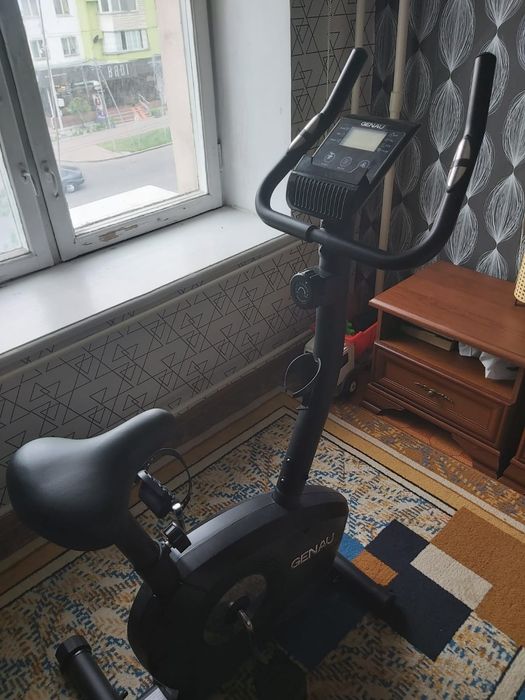 Велотренажёр почти новый