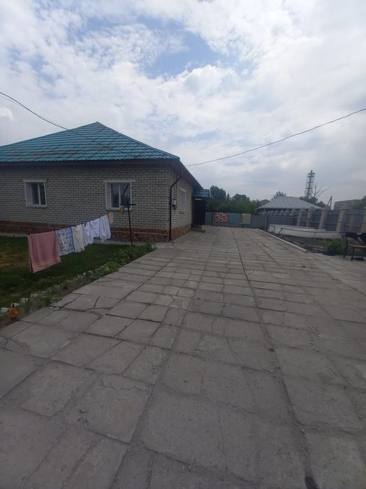 Продам большой добротный дом