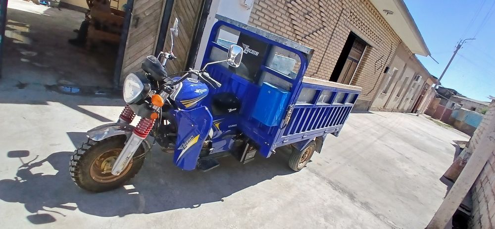 Лочин мотоцикл сотилади