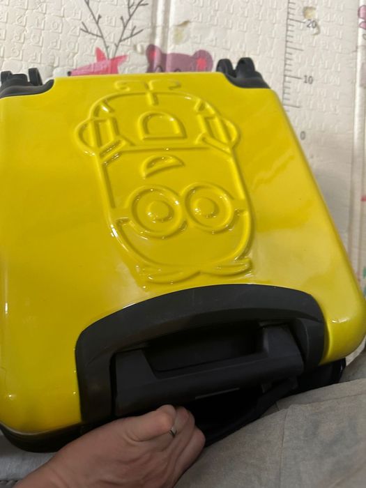 Чемодан с уценкой