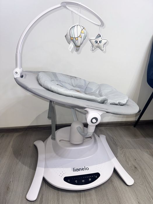 Balansoar și landou electric Lionelo Bella 2 în 1 – stare foarte bună