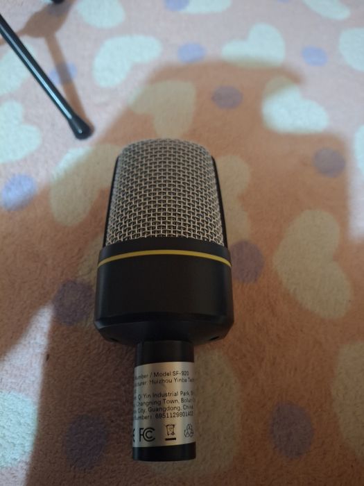 De vânzare microfon special pentru studio