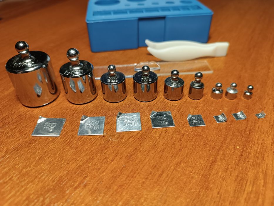 Набор грузиков для весов