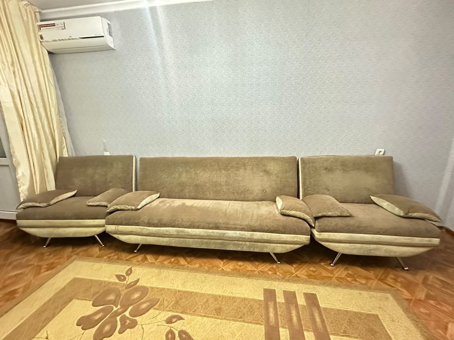 Срочно продам диван