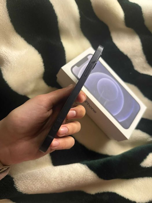 iPhone 12 64GB negru liber de rețea