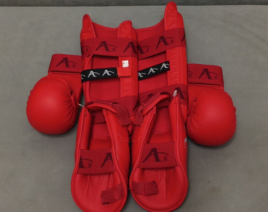 Продам футы для карате Arawaza WKF