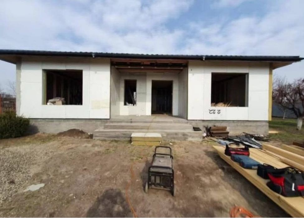 Case pe structura metalica