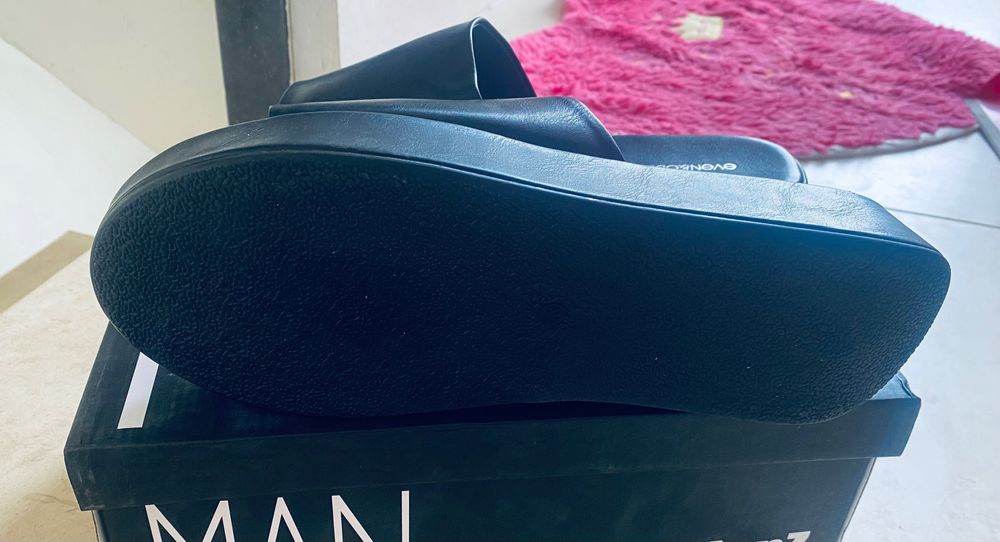 Нови дамски чехли 43 номер