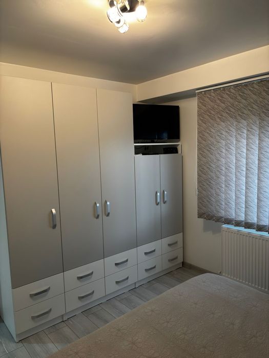 Închiriez apartament cu două camere