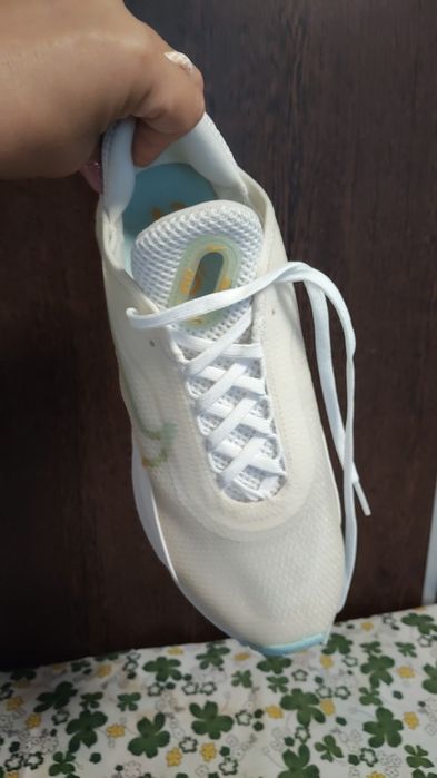 Adidași noi mărimea 40 Nike originali