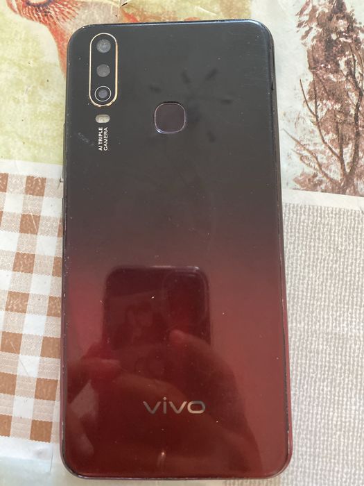 Продажа телефона Vivo1904