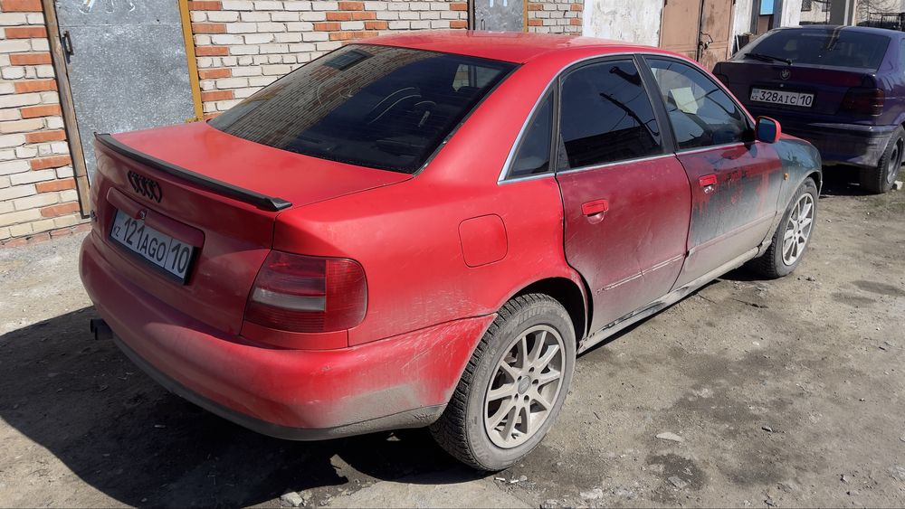 Ауди а4 1.8турбо quattro