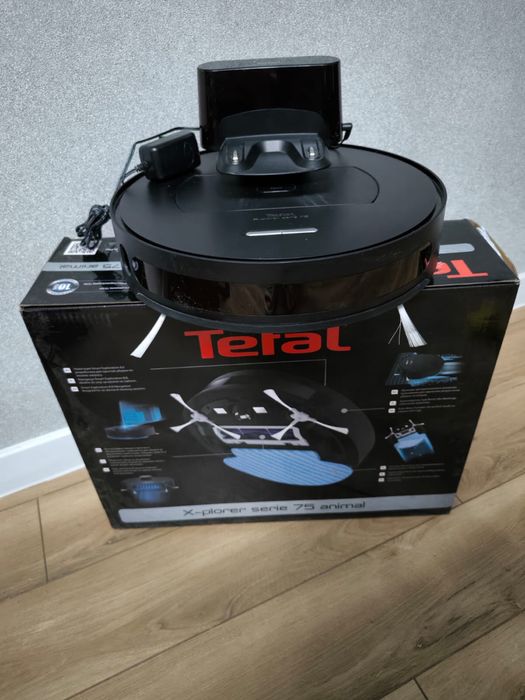 Продам робот пылесос Tefal