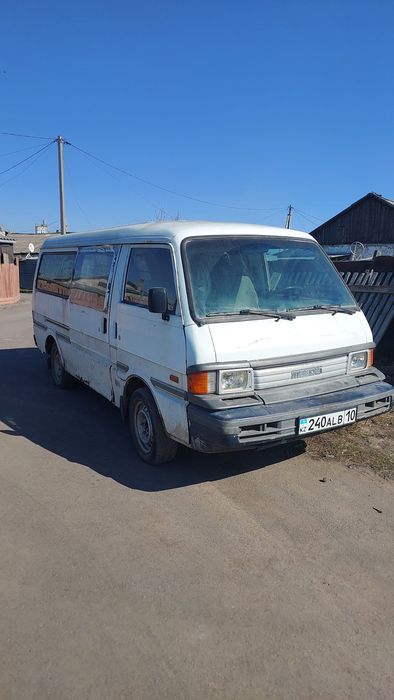 Продам бусик мазда бонга