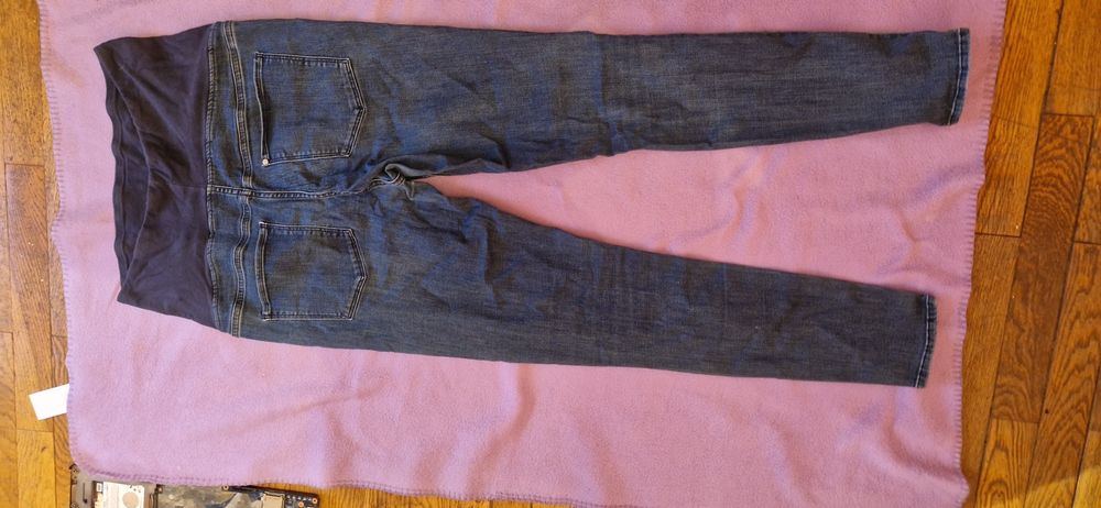 Blugi pentru gravide H&M.Material elastic