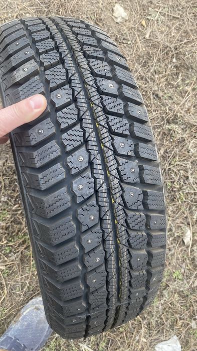 Срочно продам зимние шины
