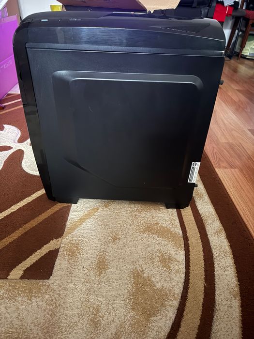 Sistem gaming Myria + monitor Benq