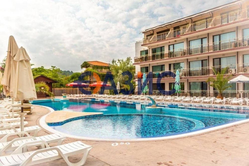 Апартамент с 2 спални на първа линия море," Созопол Стайл Клуб",