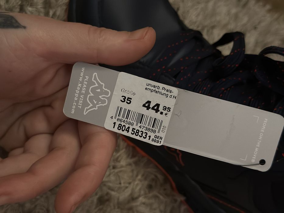 Продавам чисто нови зимни обувки Фила