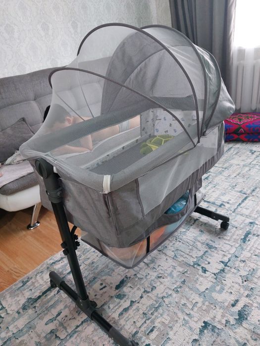 Манеж-кровать, без функции качания для детей от 0 до 12 месяцев