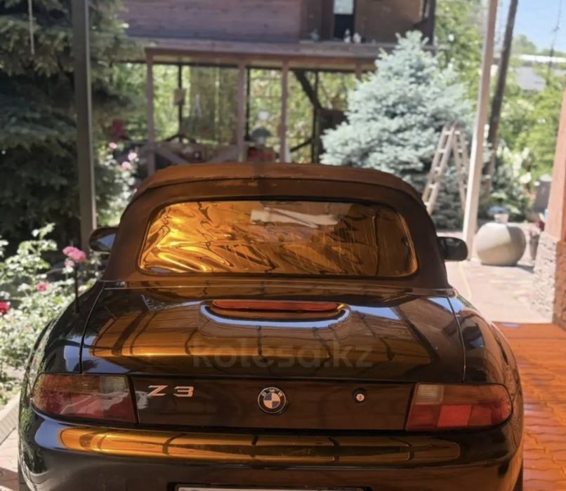 Аренда BMW Z3 черного цвета.