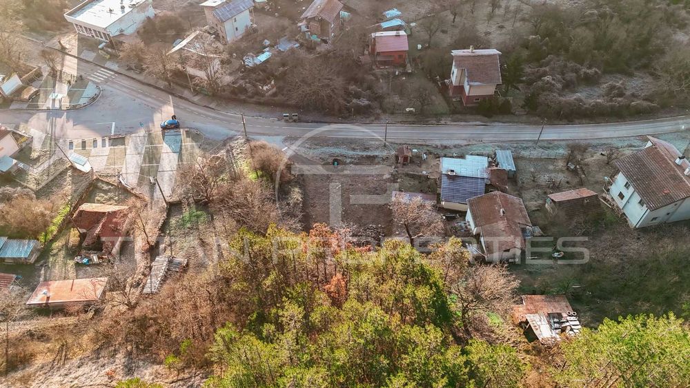 Парцел за продажба в с. Калотина