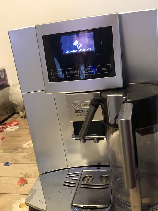 Aparat Delonghi Perfecta Capucino Graphing Touch