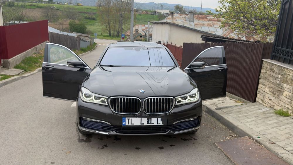 BMW Seria 7 Se vinde BMW Seria 7 varianta LONG (extra lung) model de top
