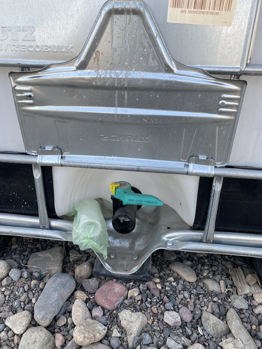 Куб для воды на 1000 литров