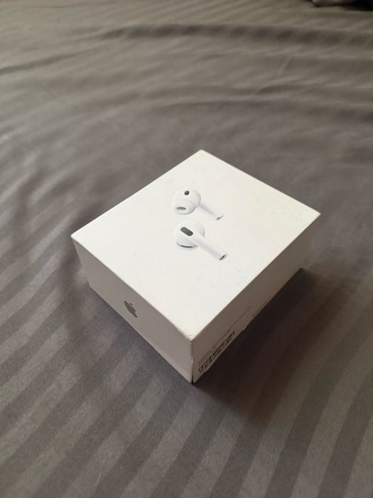 AirPods Pro 3.