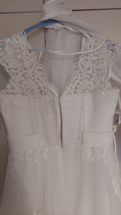 Rochie mireasa marimea 36-38 costum ginere marime 48